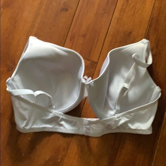 Like new bra white underwire 38D - Picture 2 of 4